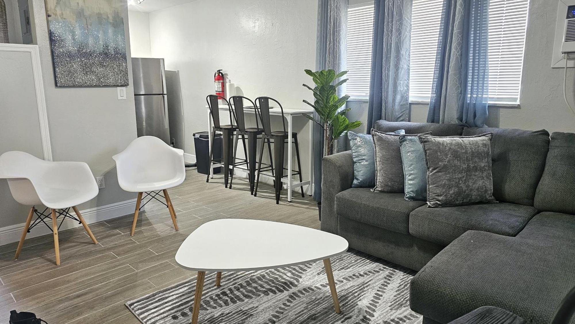 Big Tv Apartment 5 Miles From Hard Rock Casino 好莱坞 外观 照片